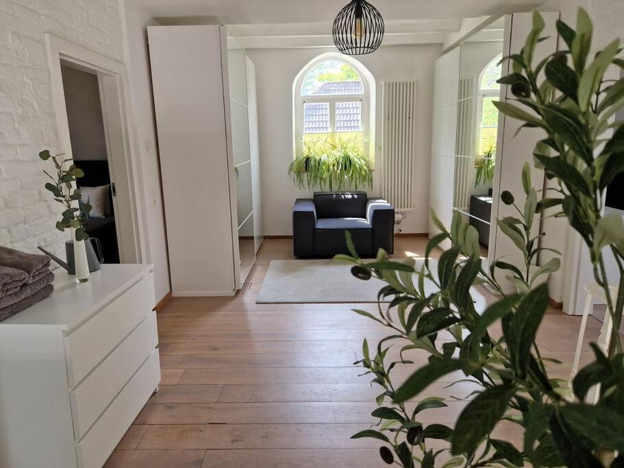 Historische Villa Mit Garten, Luxus Meerbusch Eksteriør billede
